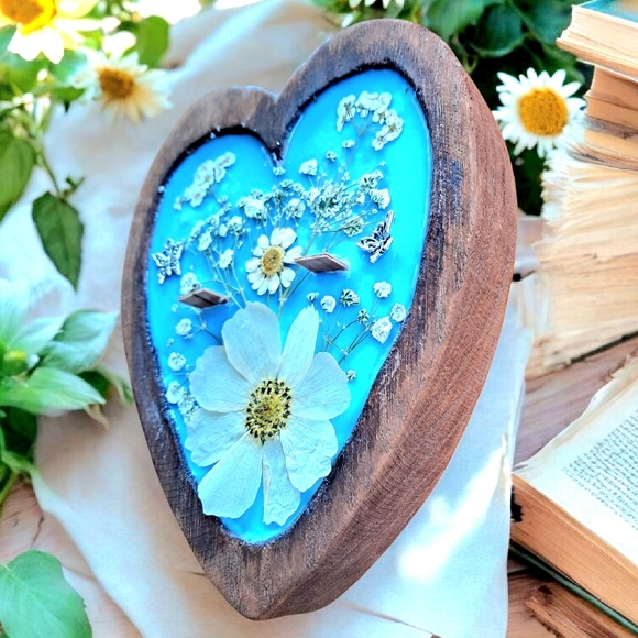 Hand Crafted , Wicked Worthy Wax, Easy Feeling wooden heart candle - Picture 3 of 3